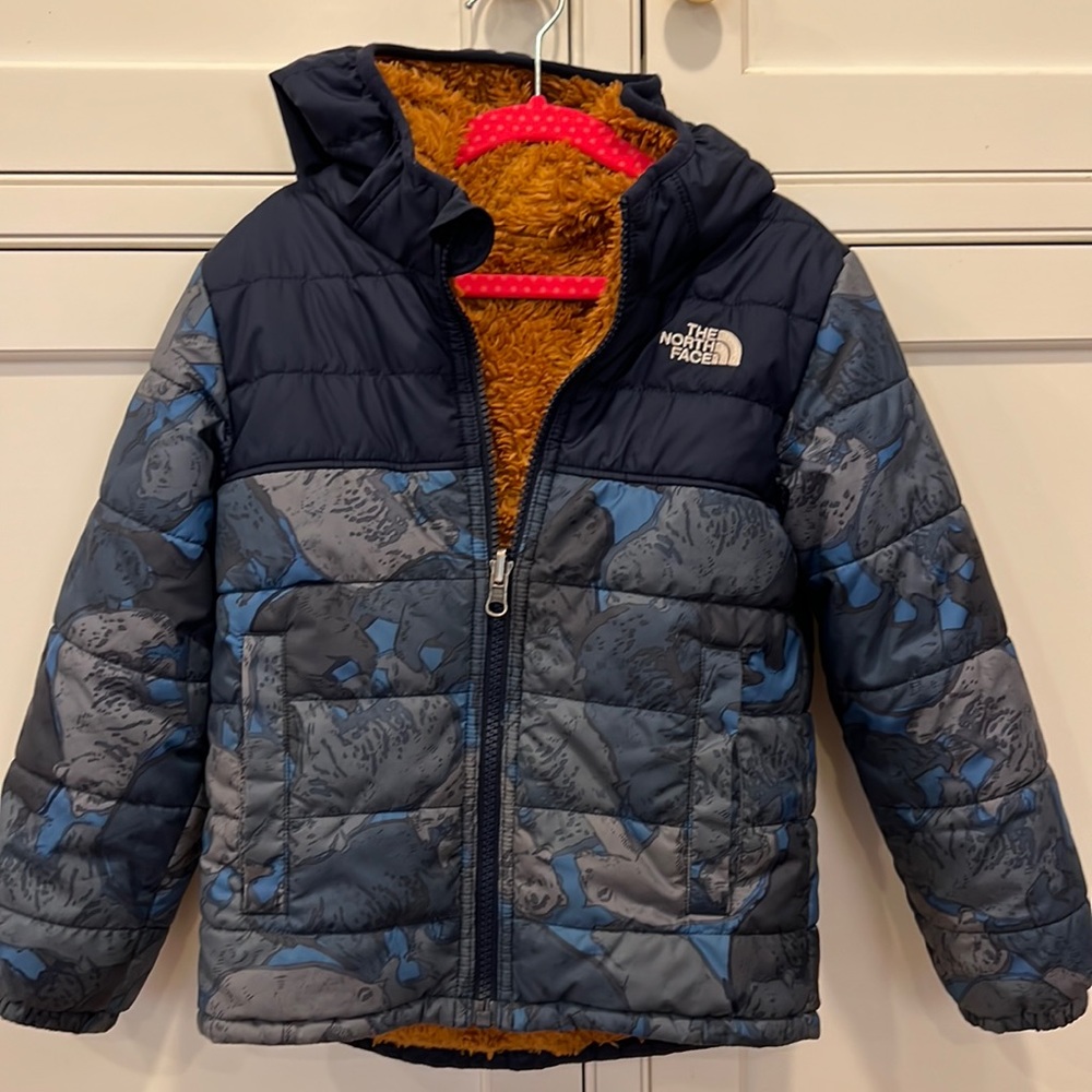 Reversible Mount Chimbo zip up coat